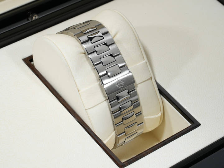 パテックフィリップ ノーチラス プチコンプリケーション Ref.5712/1A-001 ステンレススチール ブルー文字盤 美品 j35ae4o2