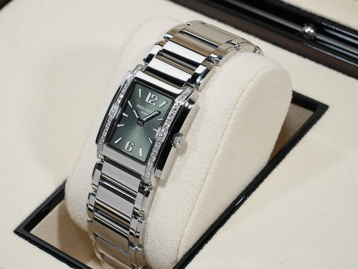 パテックフィリップ Twenty-4 Ref.4910/1200A-011 ステンレススチール オリーブグリーン文字盤 中古 5fei9yh4