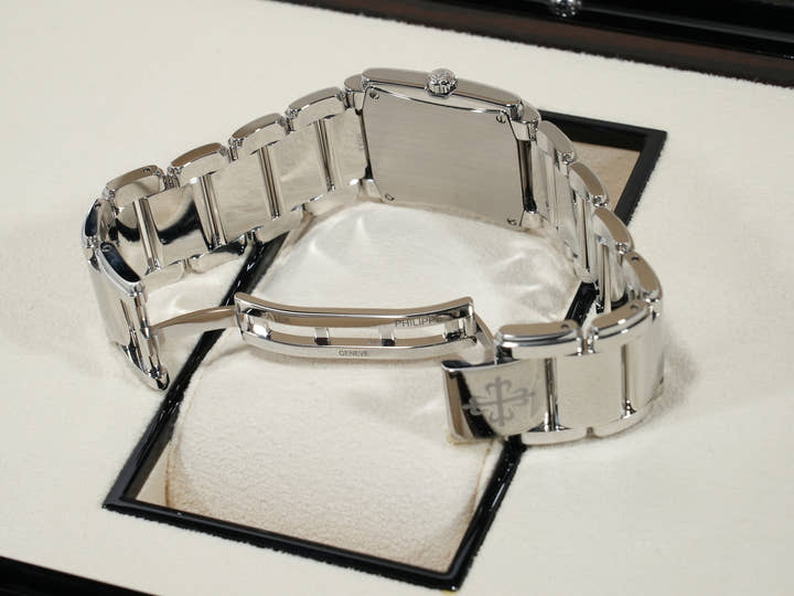 パテックフィリップ Twenty-4 Ref.4910/1200A-011 ステンレススチール オリーブグリーン文字盤 中古 5fei9yh4