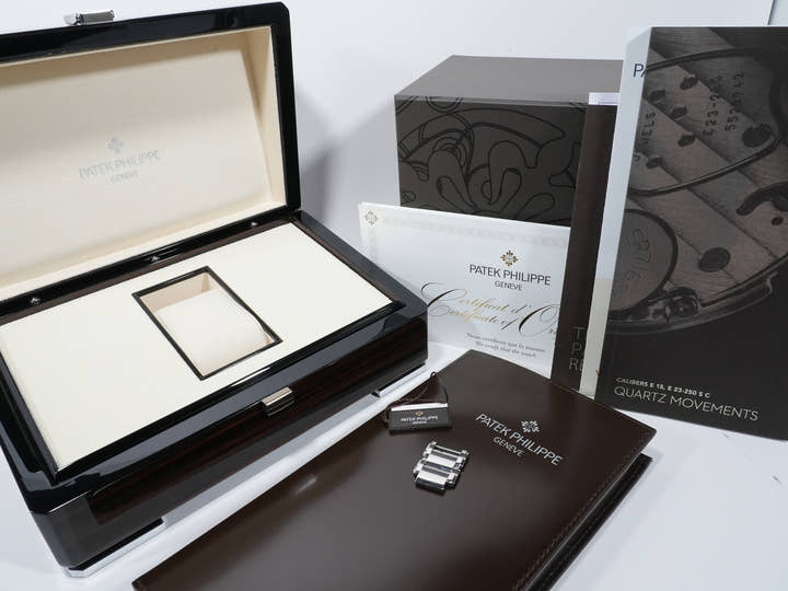 パテックフィリップ Twenty-4 Ref.4910/1200A-011 ステンレススチール オリーブグリーン文字盤 中古 5fei9yh4