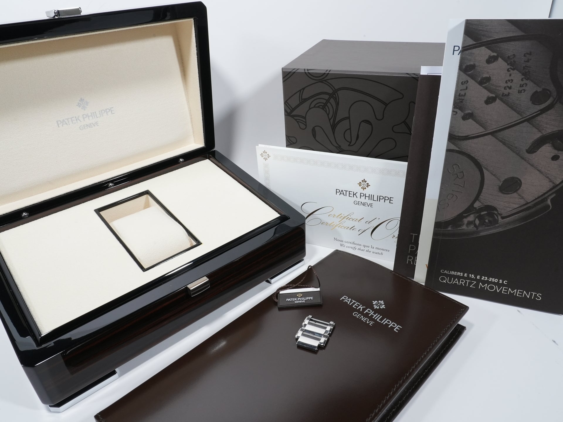 パテックフィリップ Twenty-4 Ref.4910/1200A-011 ステンレススチール オリーブグリーン文字盤 中古 5fei9yh4