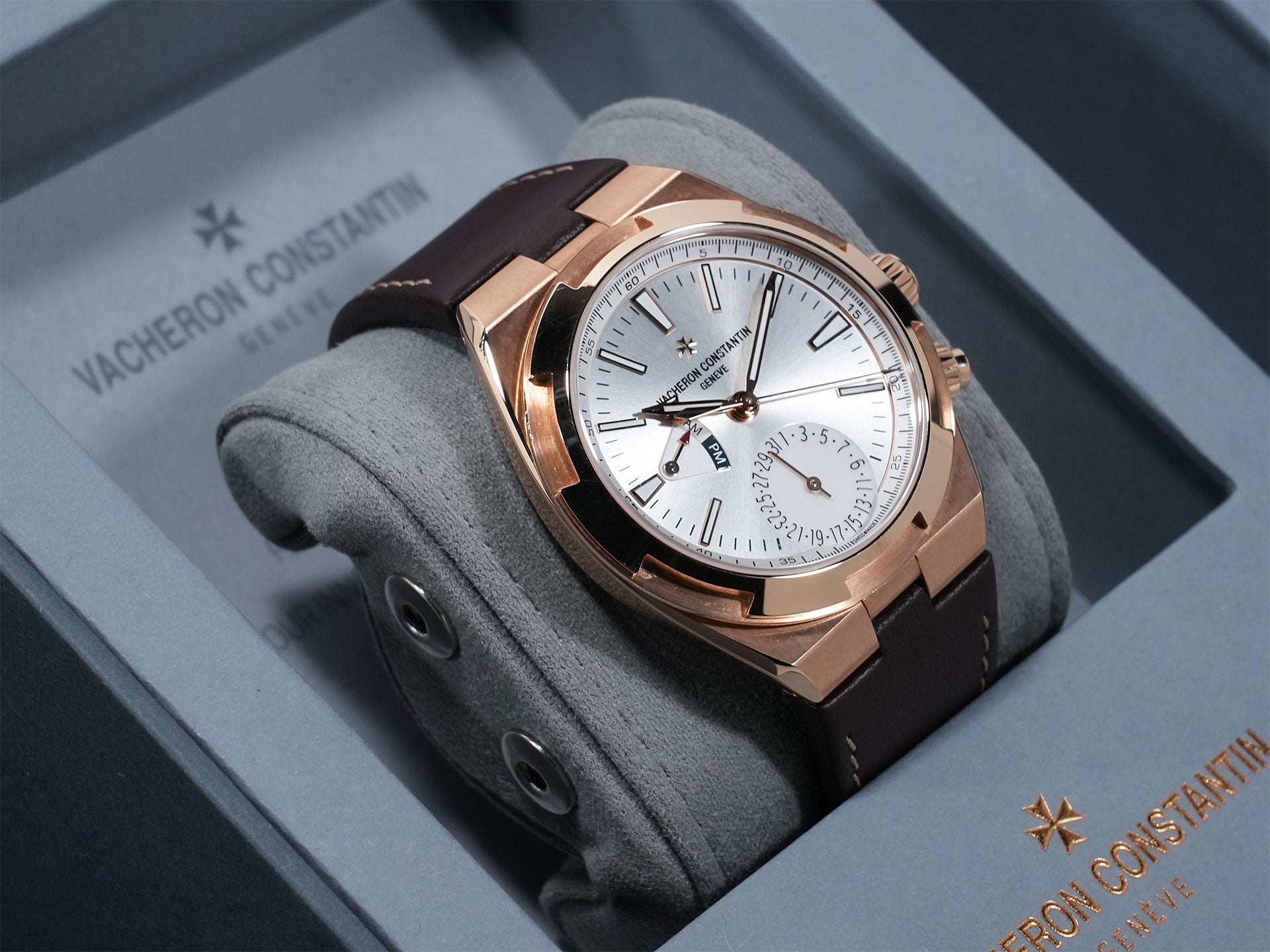 ヴァシュロンコンスタンタン オーヴァーシーズ デュアルタイム Ref.7920V/000R-B336 ピンクゴールド シルバー文字盤 美中古 6xt5tz7e