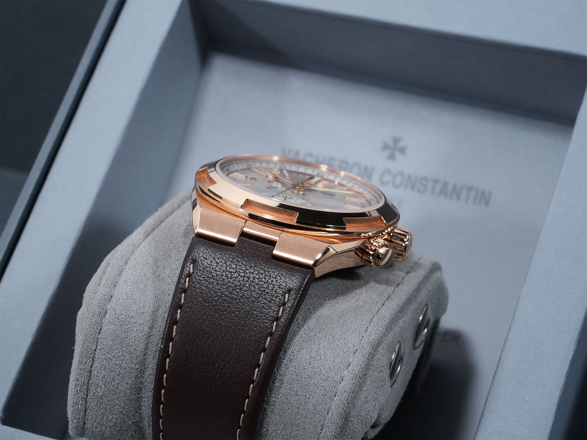 ヴァシュロンコンスタンタン オーヴァーシーズ デュアルタイム Ref.7920V/000R-B336 ピンクゴールド シルバー文字盤 美中古 6xt5tz7e