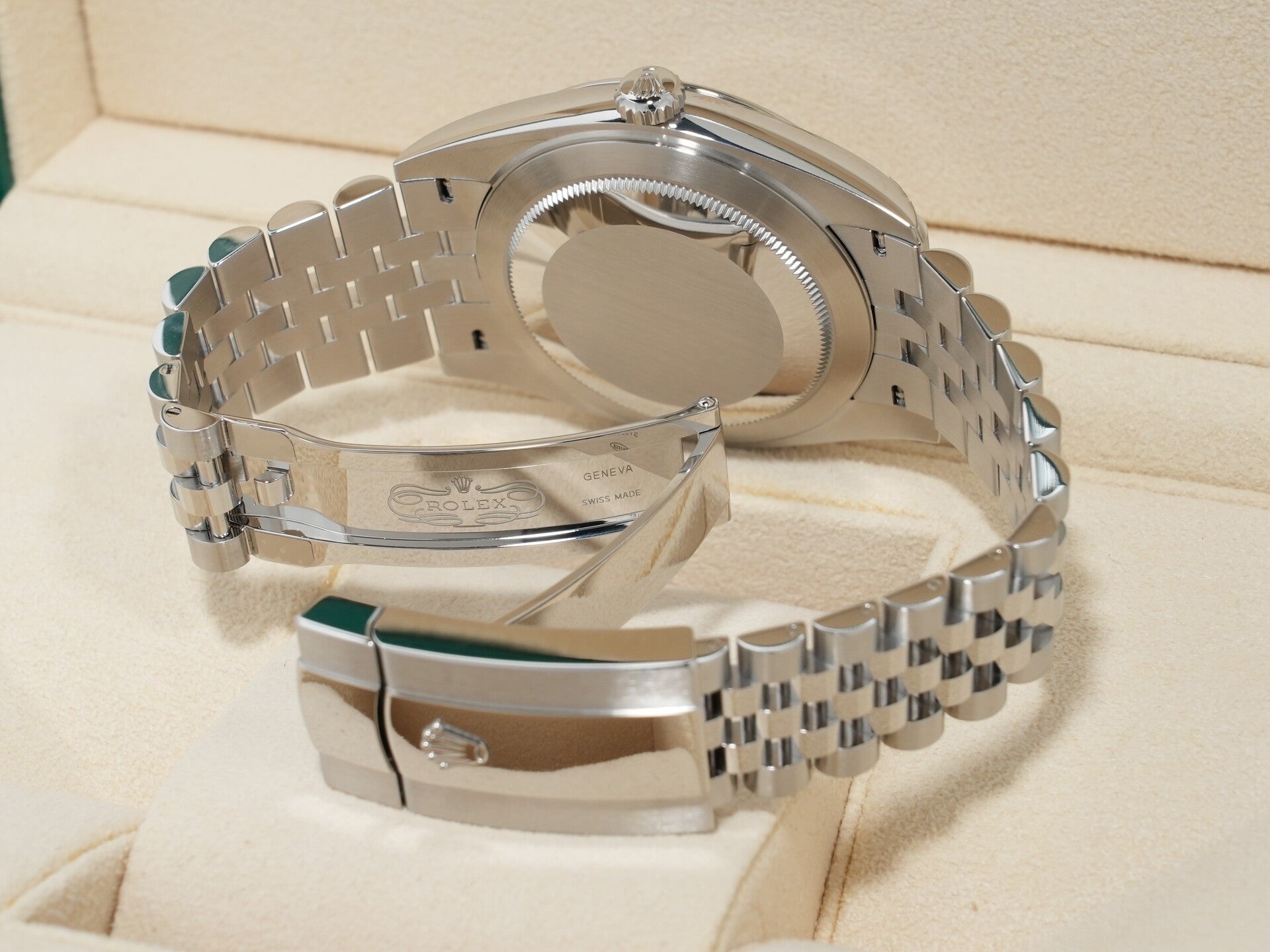 ロレックス デイトジャスト41 Ref.126300 ステンレススチール ホワイト文字盤 ジュビリーブレスレット 未使用 ut5rfh4v