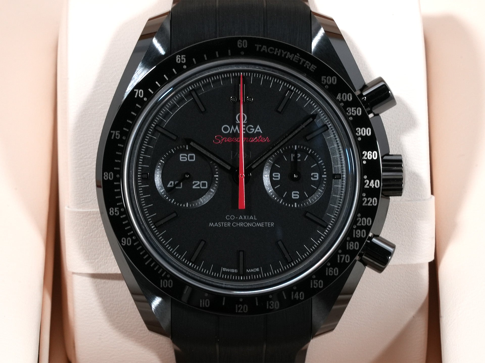 オメガ スピードマスター ダーク サイド オブ ザ ムーン クロノグラフ 44.25 MM Ref.310.92.44.51.01.001 ブラックセラミック ブラック文字盤 未使用 o85wu3nf