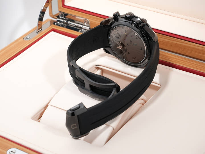 オメガ スピードマスター ダーク サイド オブ ザ ムーン クロノグラフ 44.25 MM Ref.310.92.44.51.01.001 ブラックセラミック ブラック文字盤 未使用 o85wu3nf