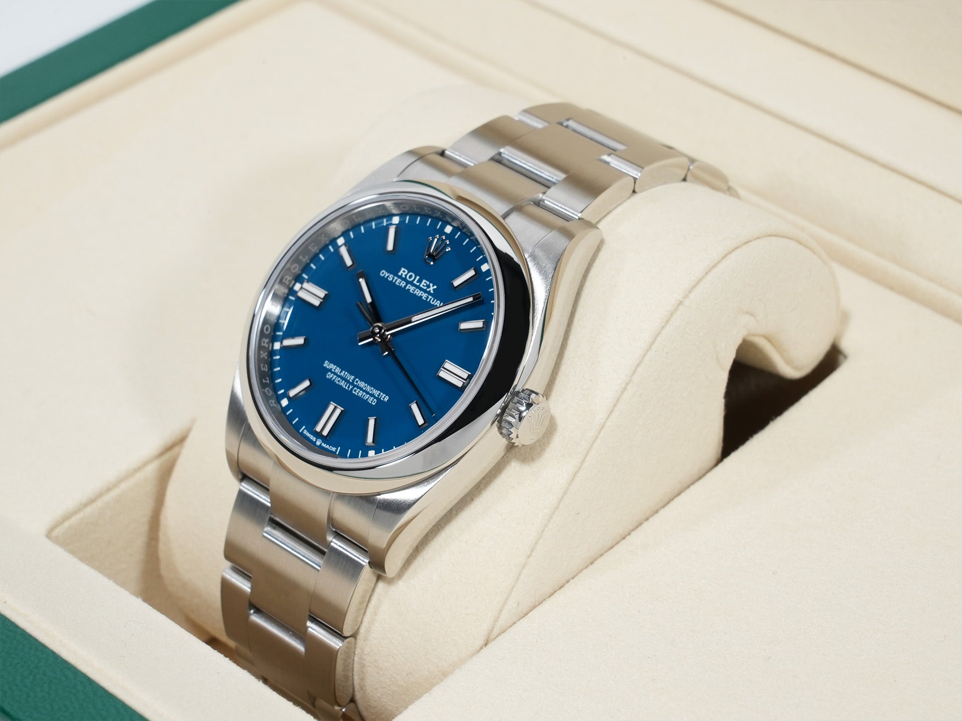 ロレックス オイスターパーペチュアル36 Ref.126000 ステンレススチール メッドブルー文字盤 未使用 z8ejxzpx