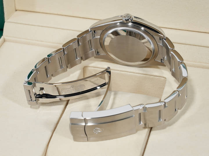 ロレックス オイスターパーペチュアル36 Ref.126000 ステンレススチール メッドブルー文字盤 未使用 z8ejxzpx