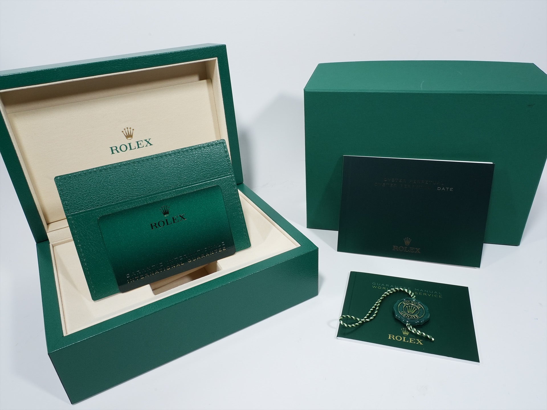 ロレックス オイスターパーペチュアル36 Ref.126000 ステンレススチール メッドブルー文字盤 未使用 z8ejxzpx