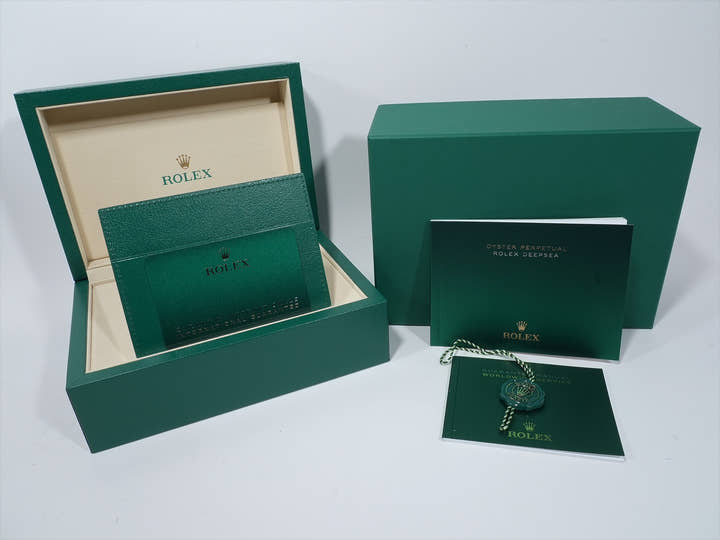 ロレックス シードゥエラー ディープシー Ref.136660 ステンレススチール D-BLUE文字盤 未使用 6zioece7