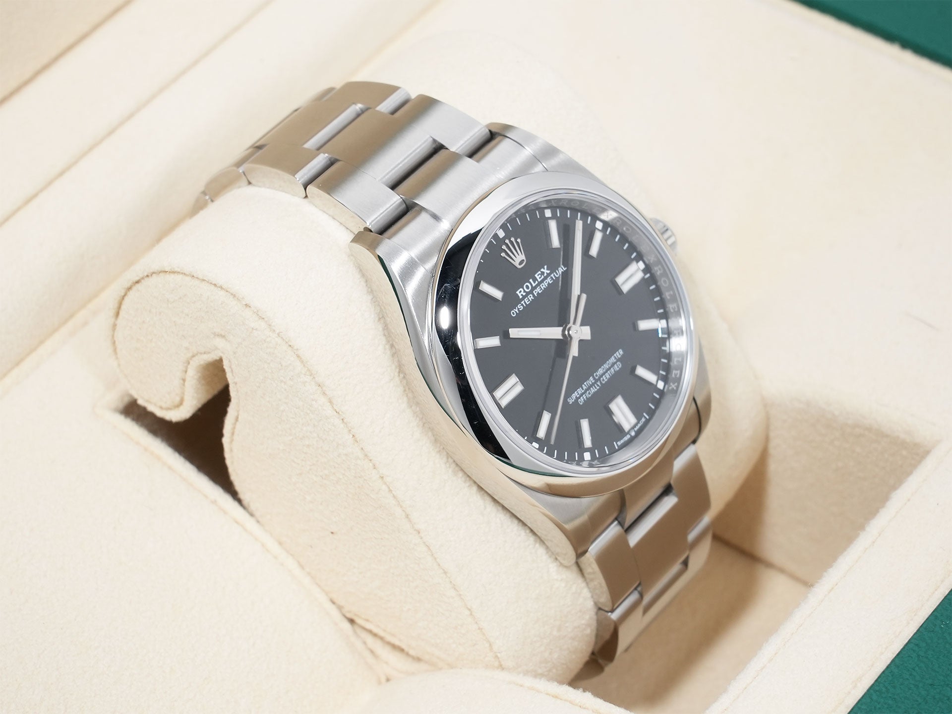 ロレックス オイスターパーペチュアル36 Ref.126000 ステンレススチール ブラック文字盤 美中古 kby8r64r