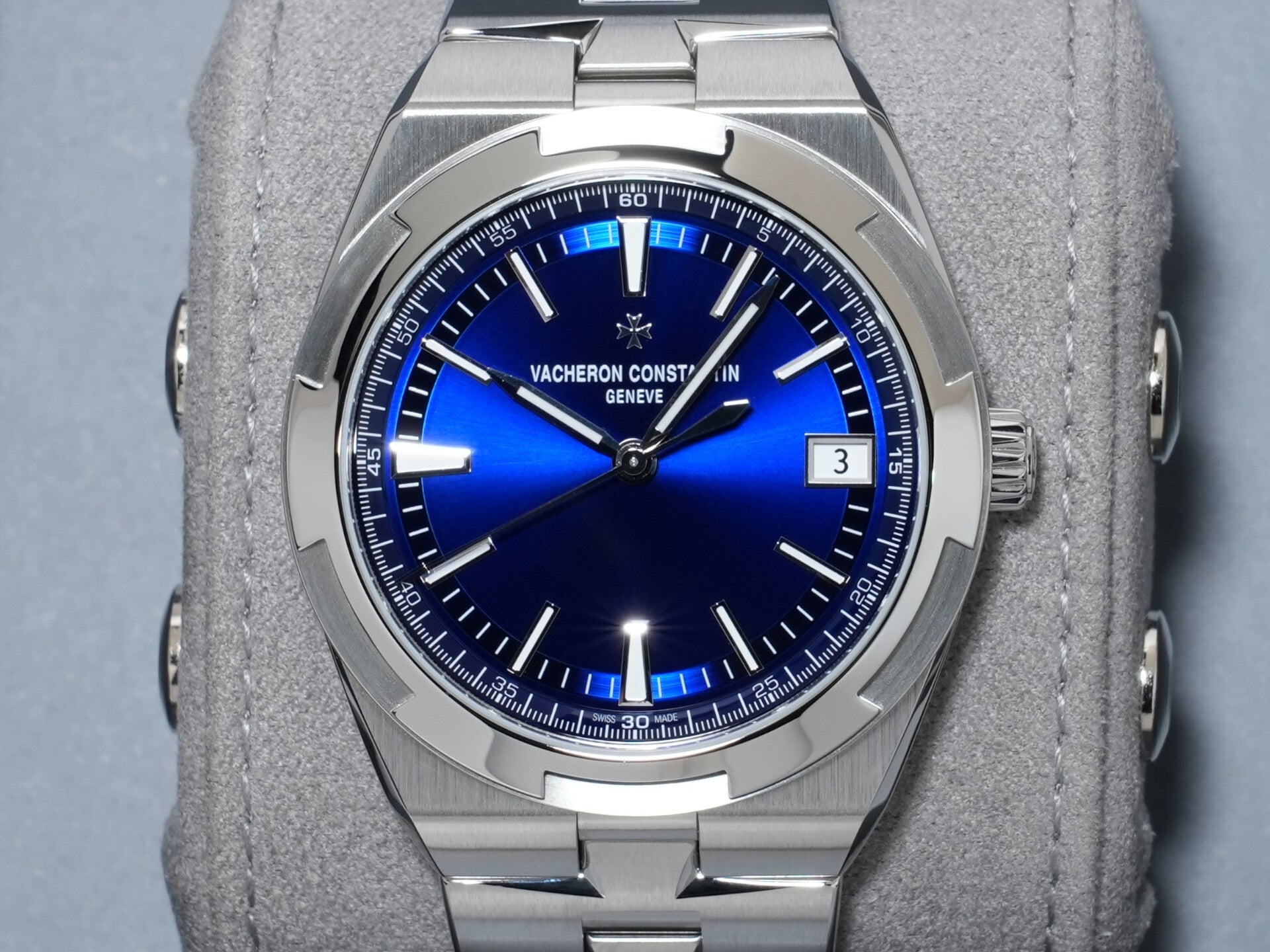 ヴァシュロンコンスタンタン オーヴァーシーズ オートマティック Ref.4520V/210A-B128 ステンレススチール ブルー文字盤 未使用 j39xz4dm
