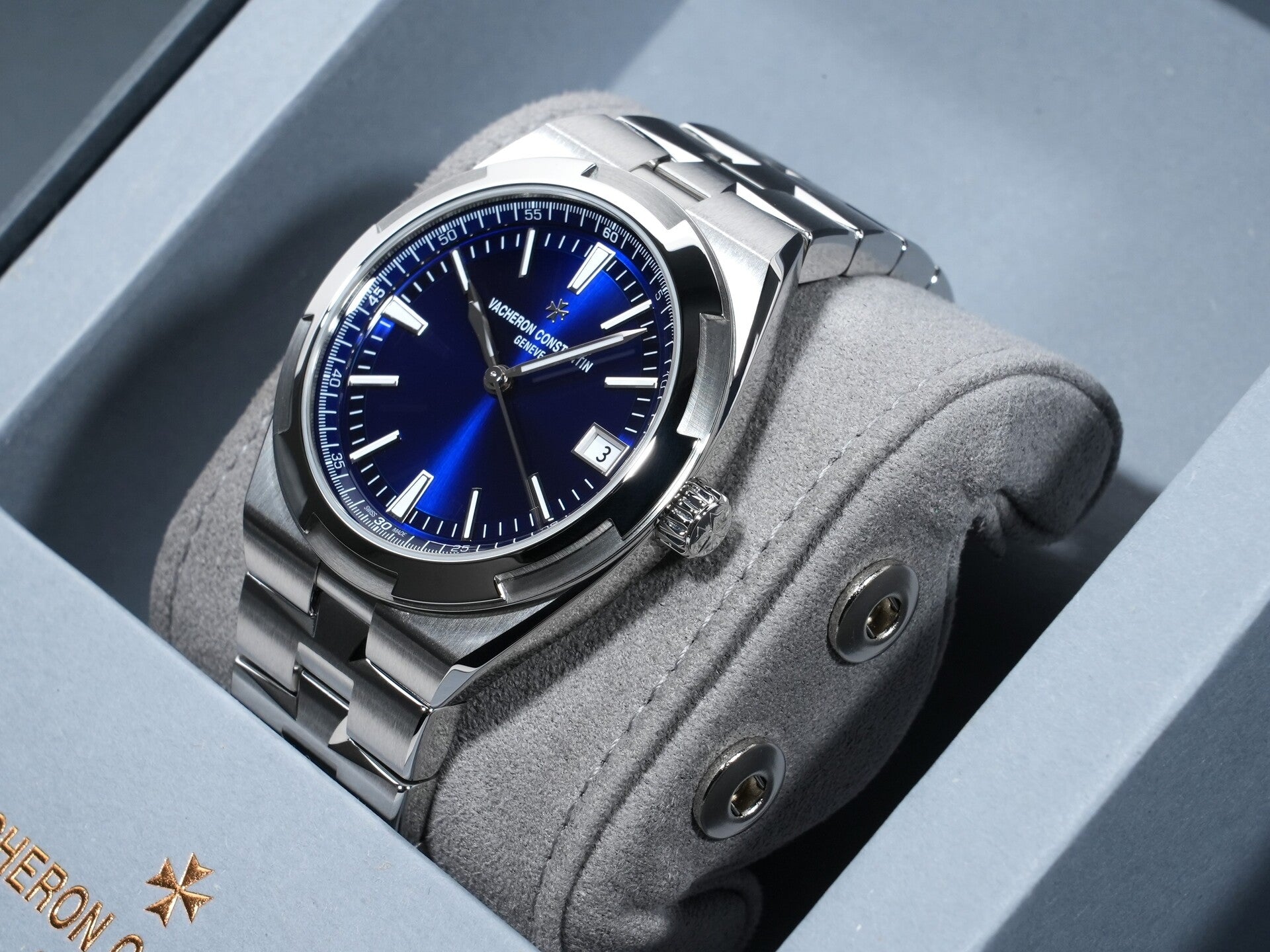 ヴァシュロンコンスタンタン オーヴァーシーズ オートマティック Ref.4520V/210A-B128 ステンレススチール ブルー文字盤 未使用 j39xz4dm