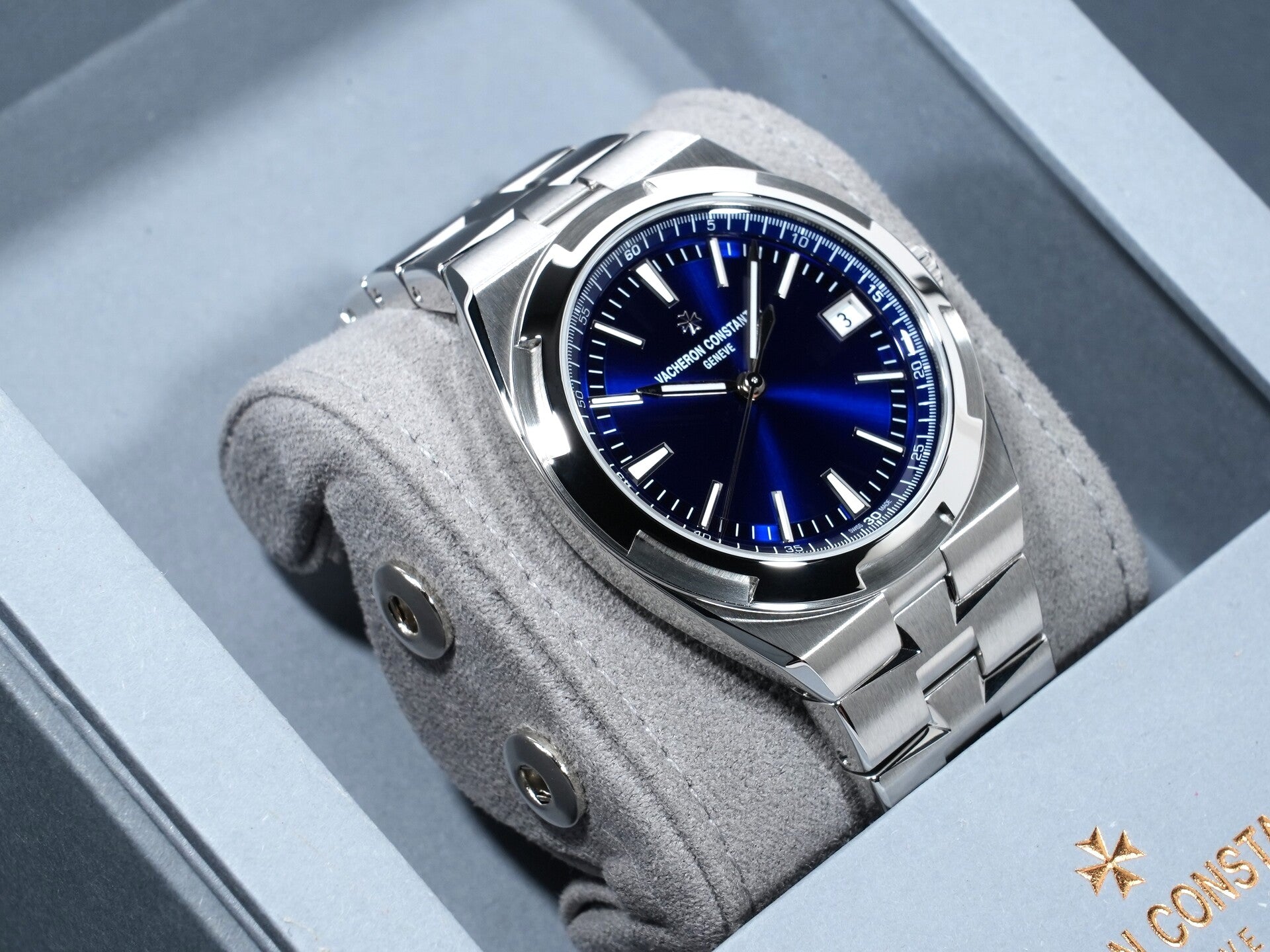 ヴァシュロンコンスタンタン オーヴァーシーズ オートマティック Ref.4520V/210A-B128 ステンレススチール ブルー文字盤 未使用 j39xz4dm