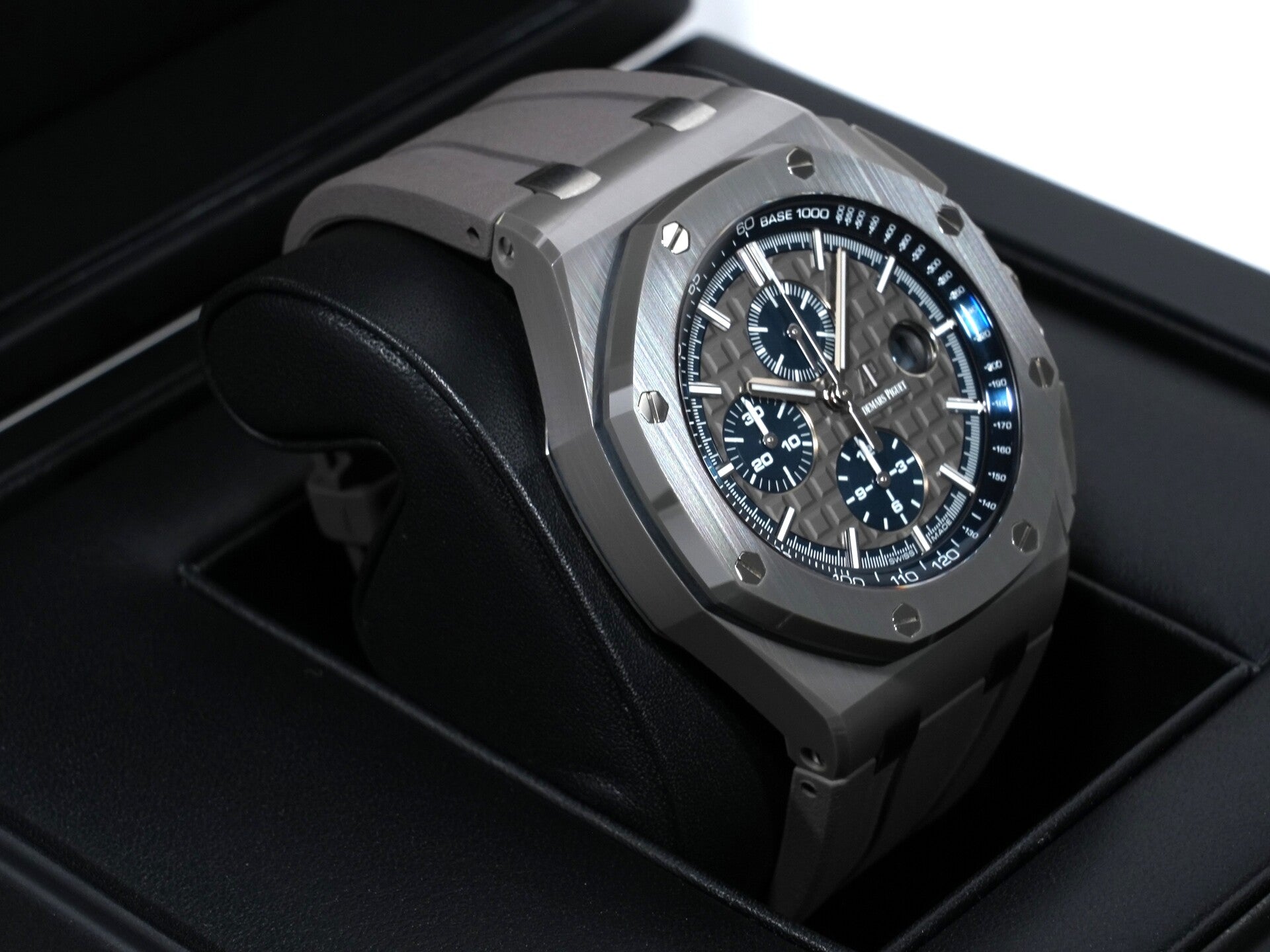 オーデマピゲ ロイヤルオーク オフショア クロノグラフ Ref.26405CG.OO.A004CA.01 セラミック グレーxブルー文字盤 美品 8ptsvypa