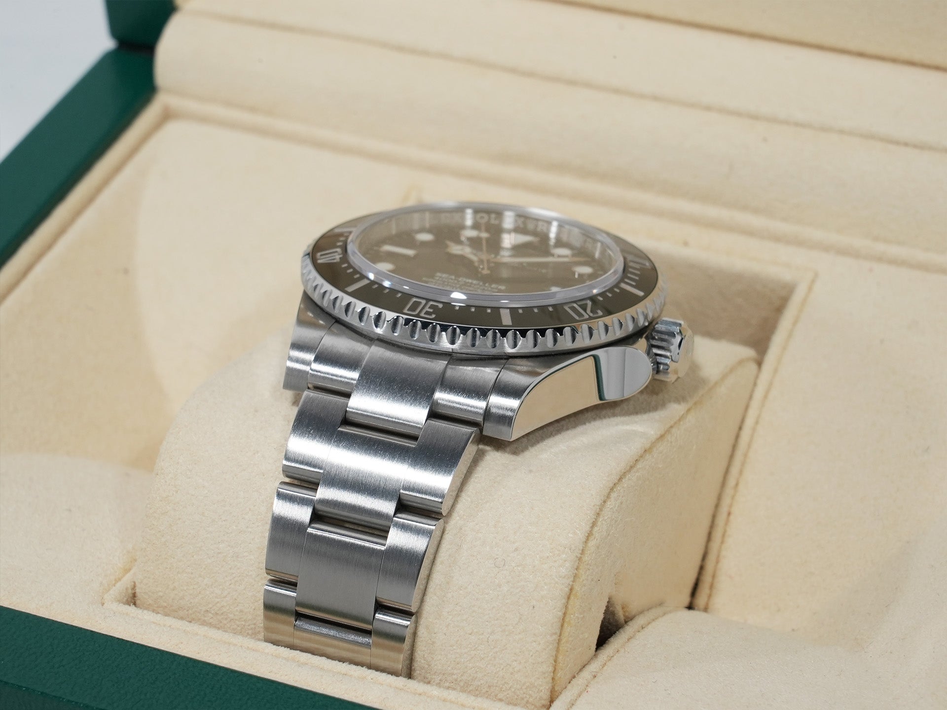 ロレックス シードゥエラー 4000 Ref.116600 ステンレススチール ブラック文字盤 中古 vcmsv66i