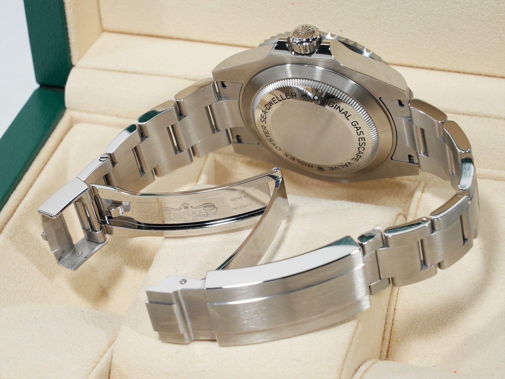 ロレックス シードゥエラー 4000 Ref.116600 ステンレススチール ブラック文字盤 中古 vcmsv66i