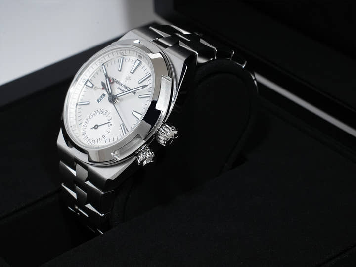 ヴァシュロンコンスタンタン オーヴァーシーズ デュアルタイム Ref.7900V/110A-B333 ステンレススチール シルバー文字盤 極美品 mamsi2bt