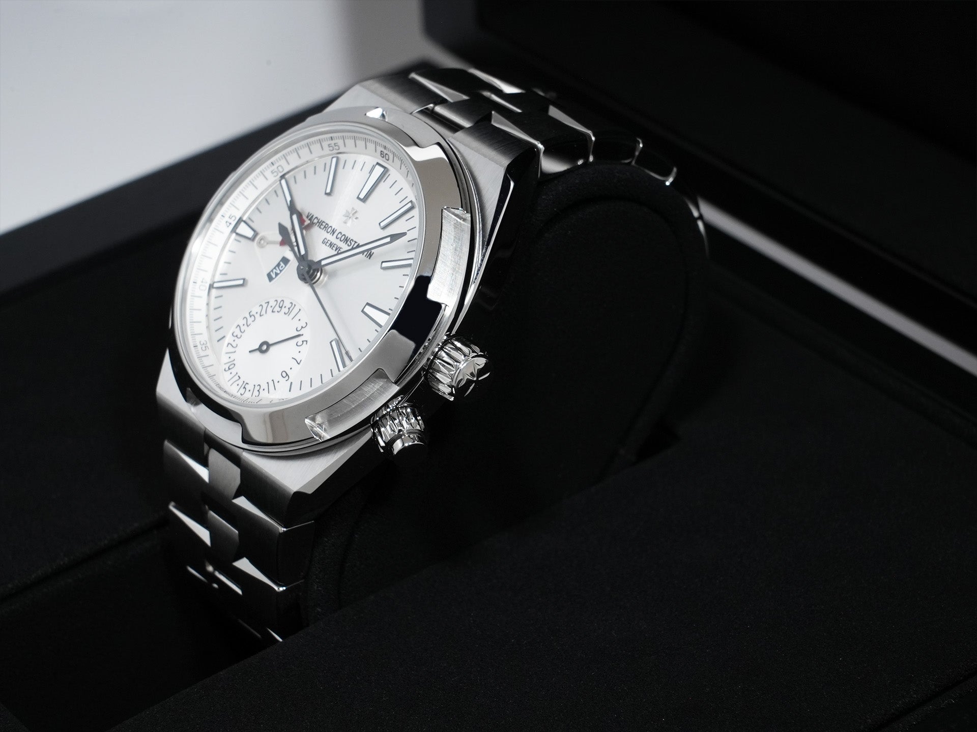 ヴァシュロンコンスタンタン オーヴァーシーズ デュアルタイム Ref.7900V/110A-B333 ステンレススチール シルバー文字盤 極美品 mamsi2bt