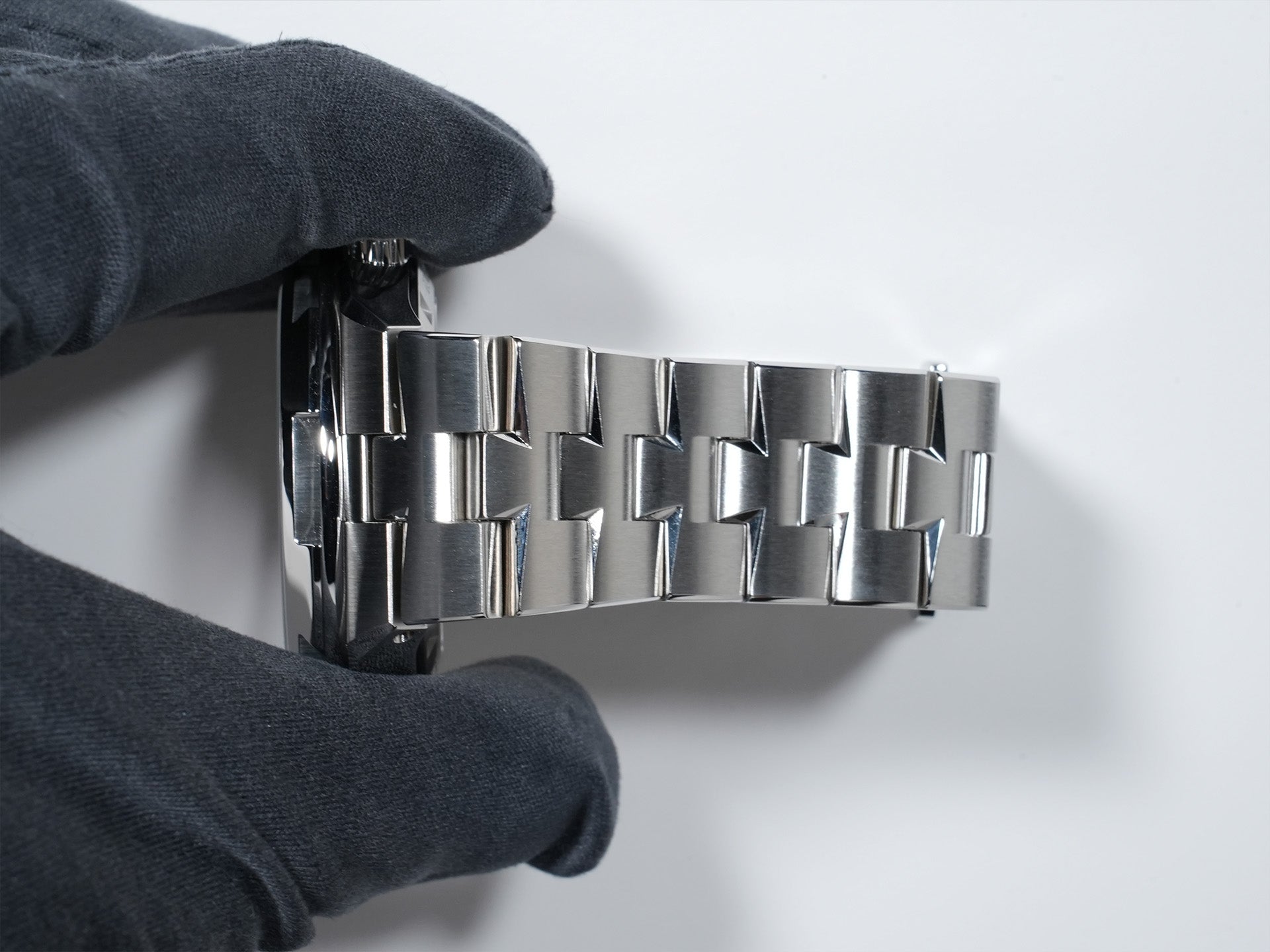 ヴァシュロンコンスタンタン オーヴァーシーズ デュアルタイム Ref.7900V/110A-B333 ステンレススチール シルバー文字盤 極美品 mamsi2bt