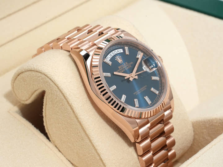 Rolex Day-Date 36 Ref. 128235 Everose Gold Blue-Green Dial Excellent Condition gyqhq4a7