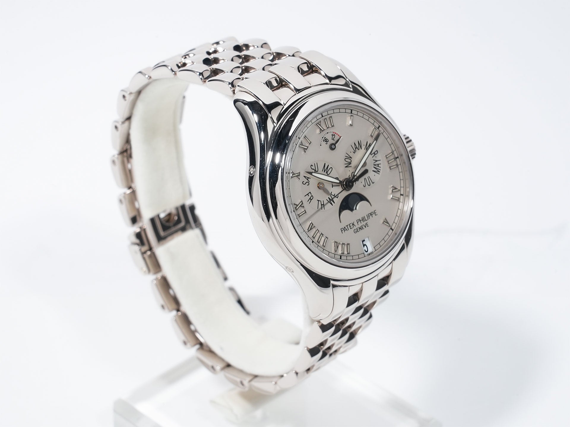パテックフィリップ アニュアルカレンダー ムーンフェイズ Ref.5036/1G-017 ホワイトゴールド シルバー文字盤 中古 rk7xrgp6