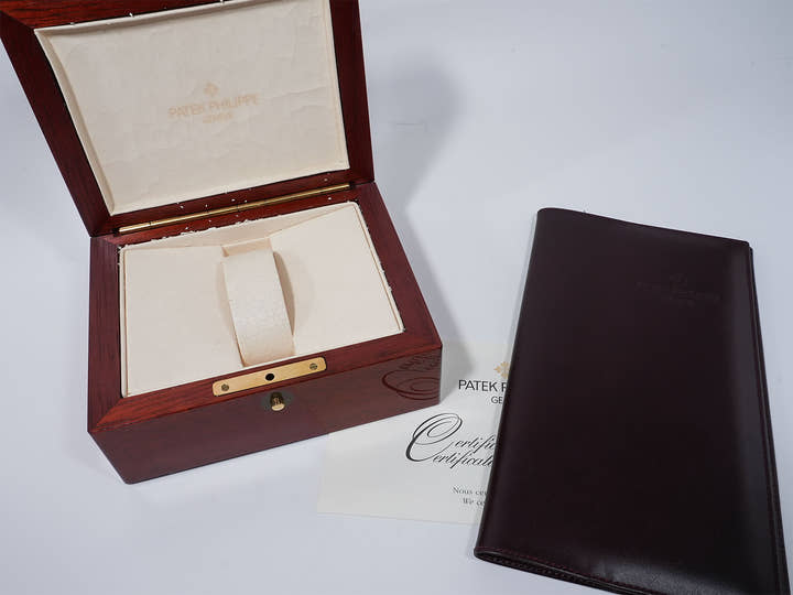 パテックフィリップ アニュアルカレンダー ムーンフェイズ Ref.5036/1G-017 ホワイトゴールド シルバー文字盤 中古 rk7xrgp6