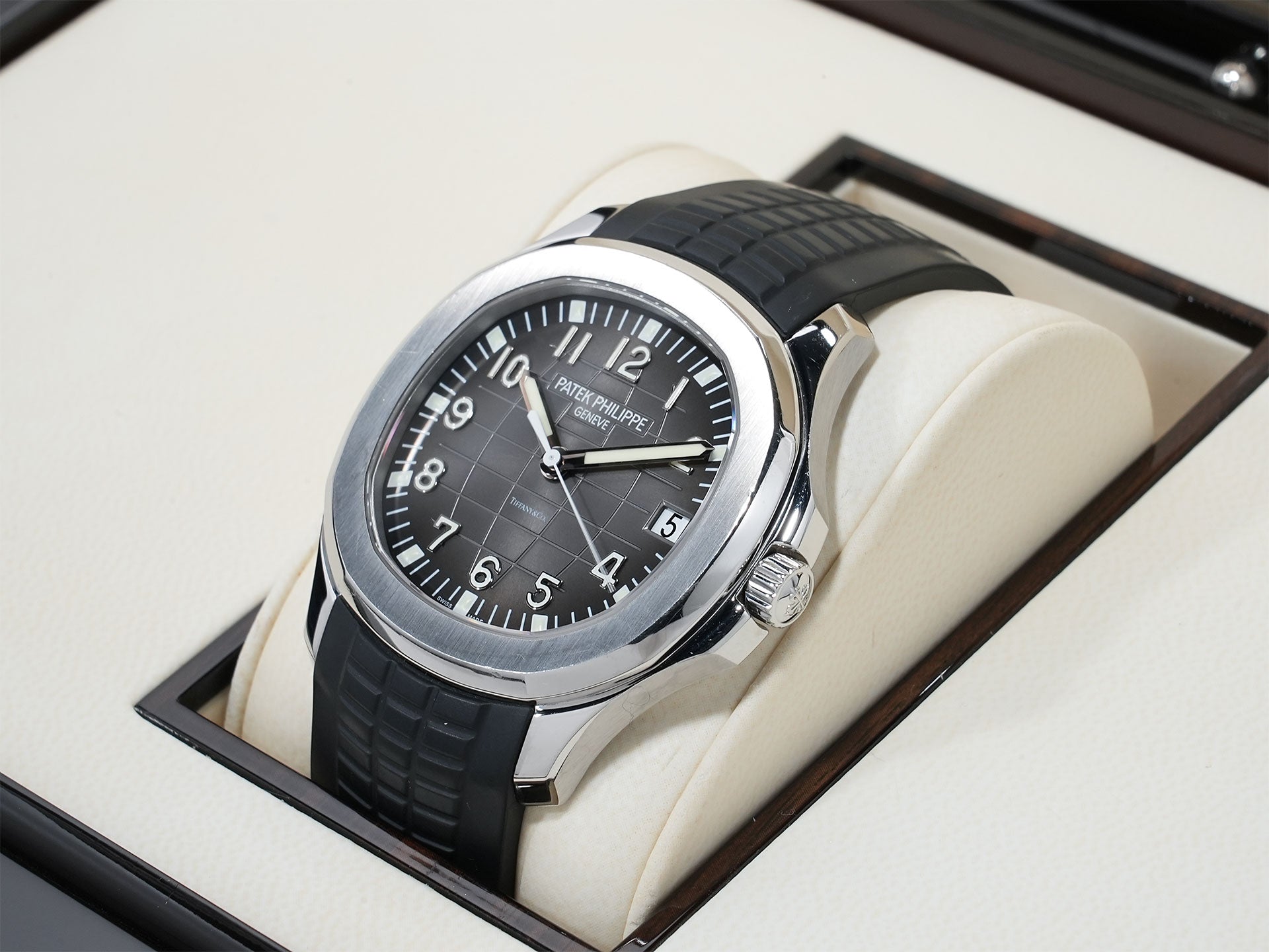 パテックフィリップ アクアノート TIFFANY＆CO. Ref.5167A-001 ステンレススチール ブラック文字盤 中古 7vyvyy6u