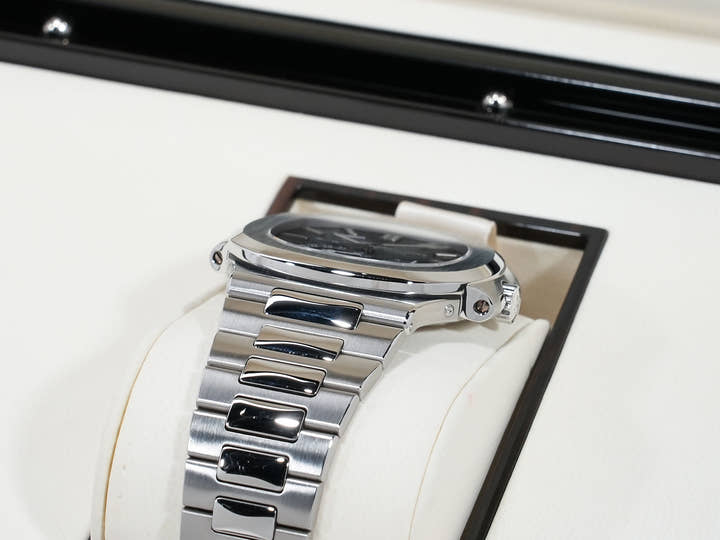 パテックフィリップ ノーチラス プチコンプリケーション TIFFANY＆CO. Ref.5712/1A-001 ステンレススチール ブルー文字盤 中古 ypbg8vpd