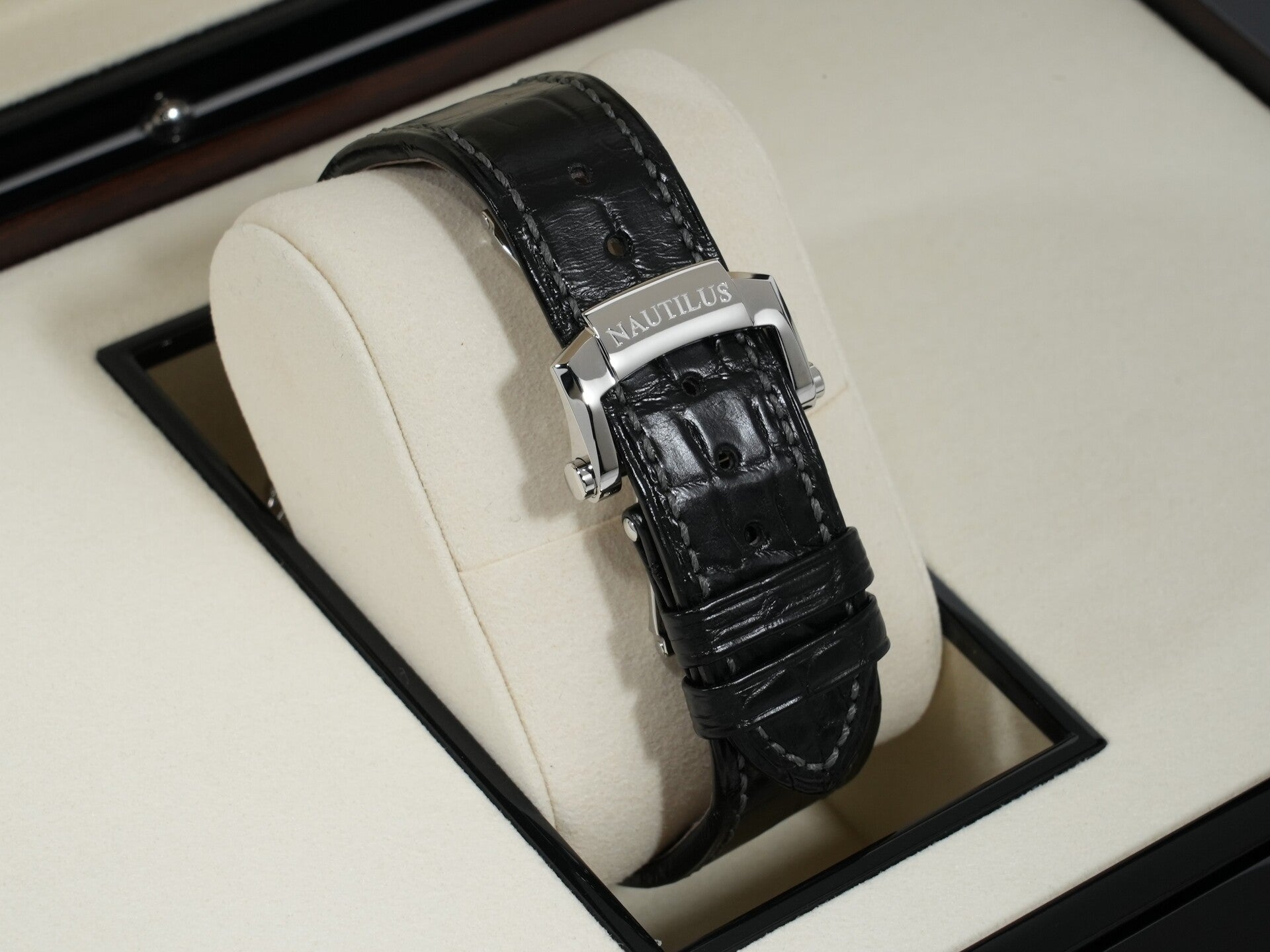 パテックフィリップ ノーチラス アニュアルカレンダー ムーンフェイズ Ref.5726A-001 ステンレススチール ブラック文字盤 未使用 4bedytk2