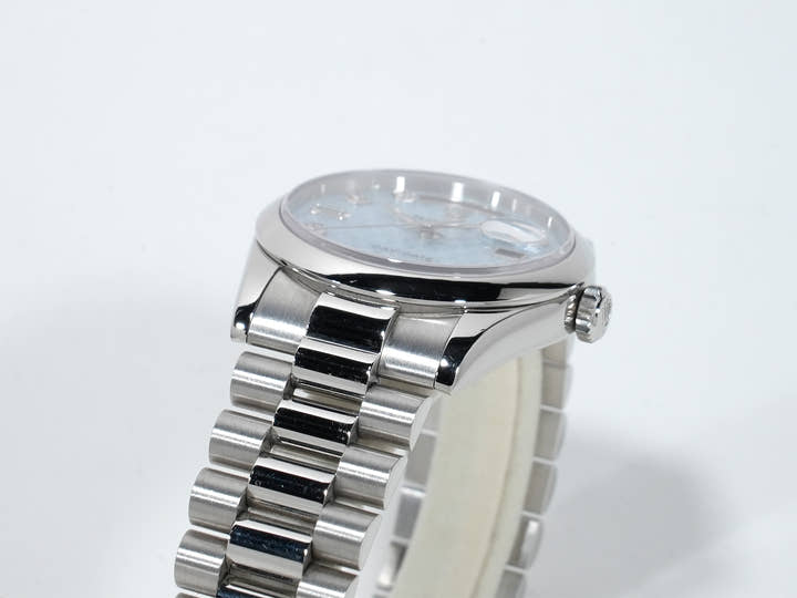 ロレックス デイデイト36 Ref.118206A プラチナ マザーオブパールx10Pダイヤ文字盤 中古 8texga9v