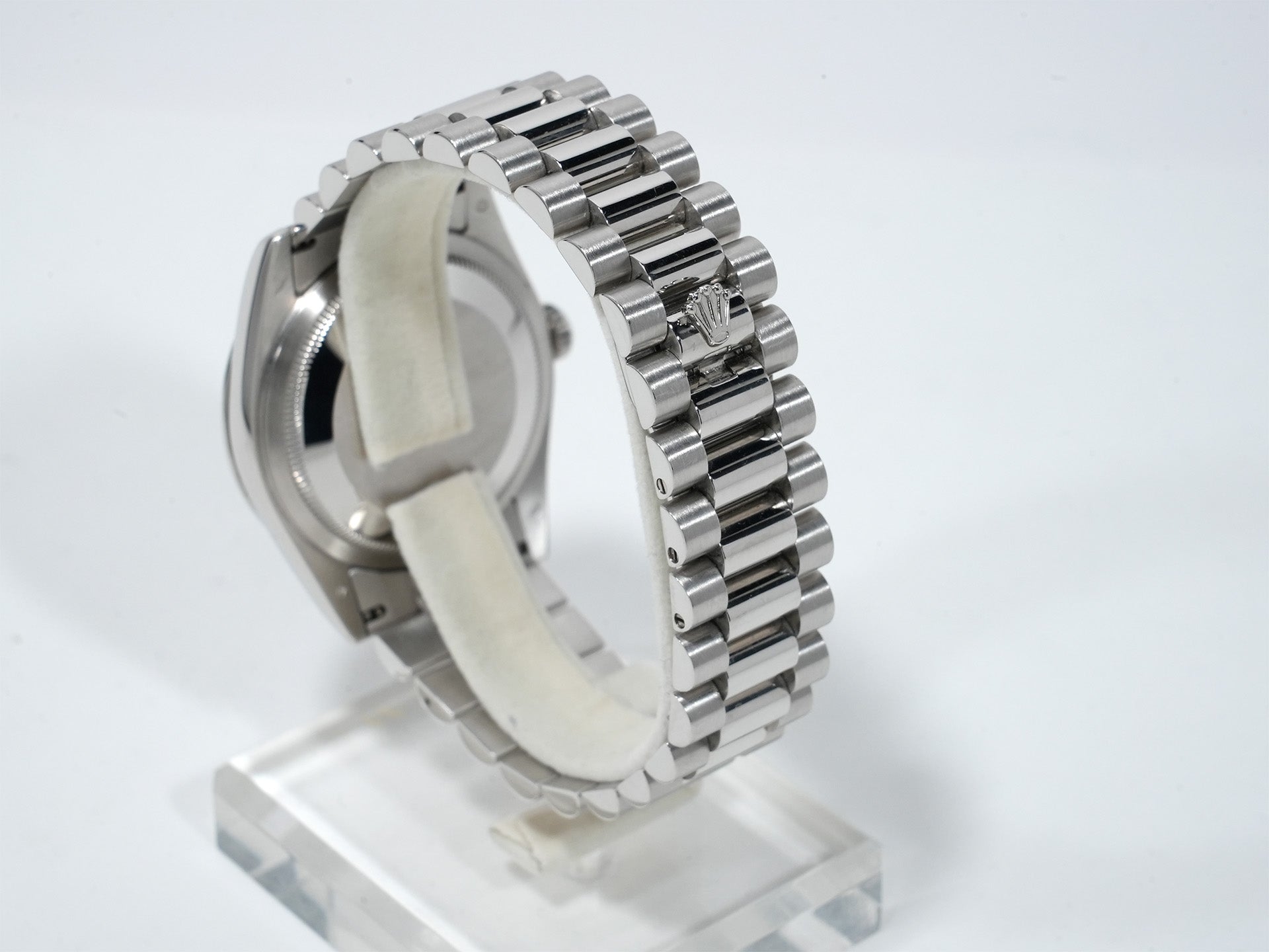 ロレックス デイデイト36 Ref.118206A プラチナ マザーオブパールx10Pダイヤ文字盤 中古 8texga9v