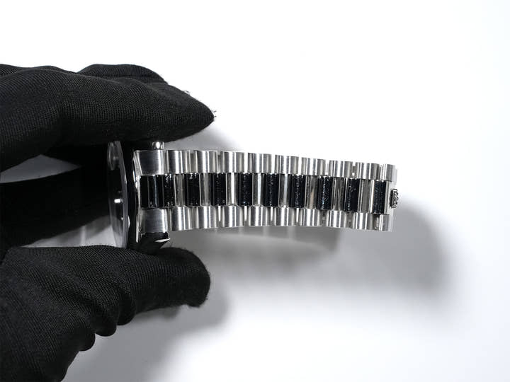 ロレックス デイデイト36 Ref.118206A プラチナ マザーオブパールx10Pダイヤ文字盤 中古 8texga9v