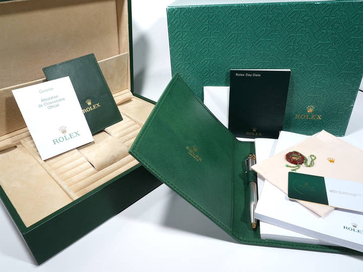 ロレックス デイデイト36 Ref.118206A プラチナ マザーオブパールx10Pダイヤ文字盤 中古 8texga9v