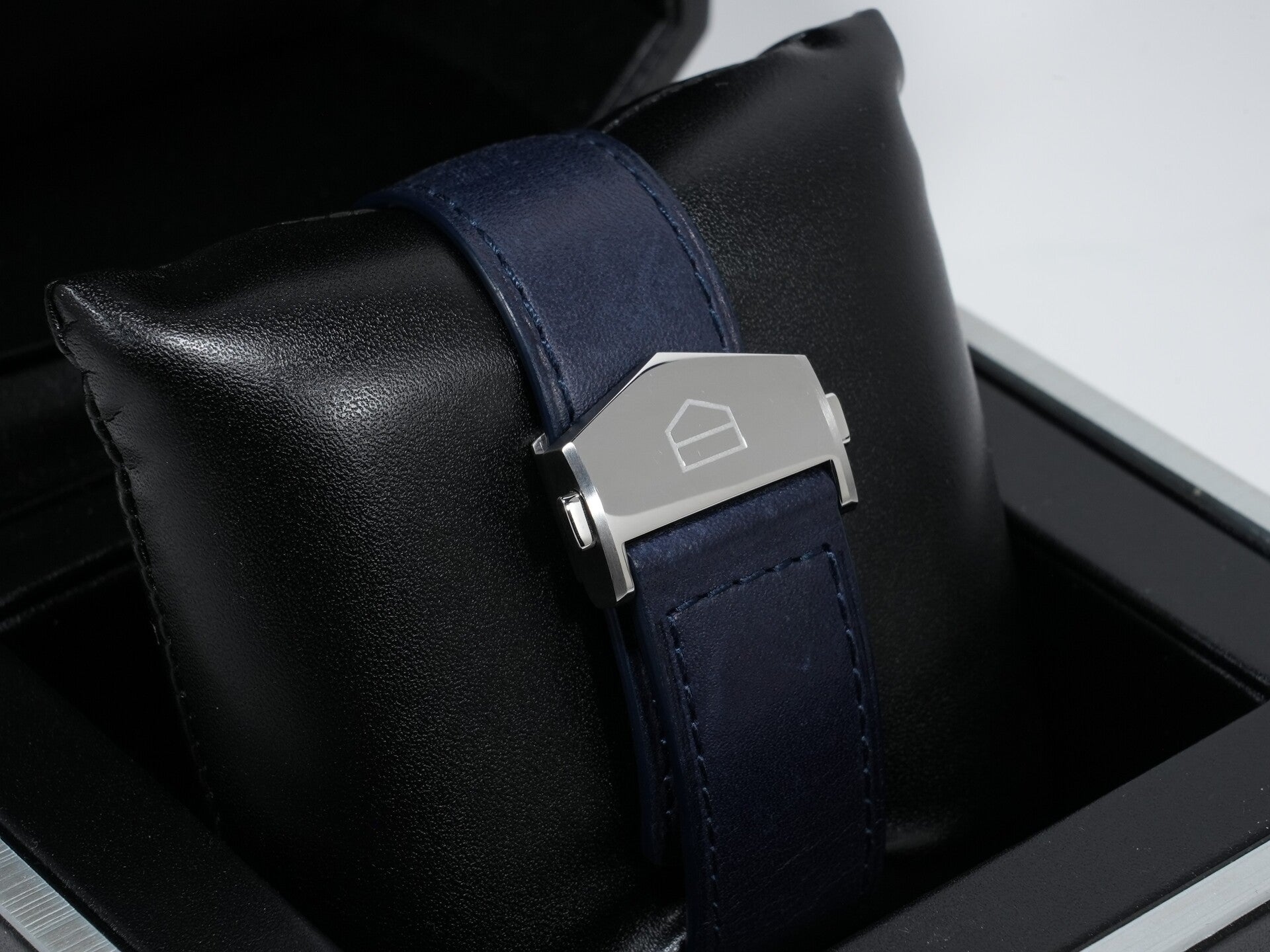 TAG Heuer Carrera Tourbillon Chronograph Ref. CBS5010.FC6543 Stainless Steel Blue Dial Pre-owned g37x7br9