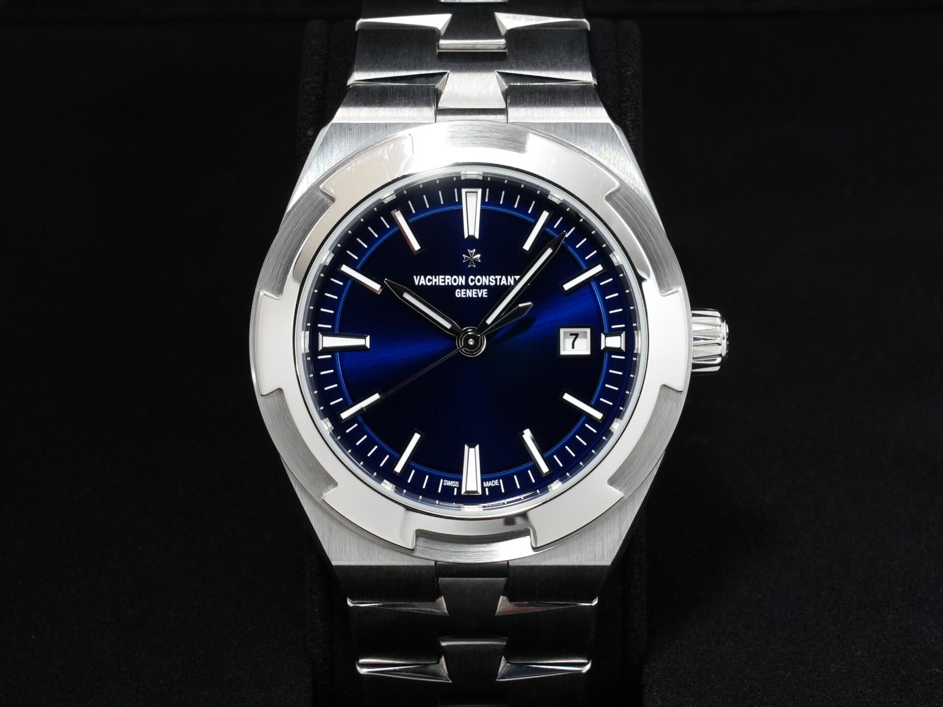Vacheron Constantin Overseas Automatic Ref. 4600V/200A-B980 Stainless Steel Blue Dial Pre-owned coqmduop