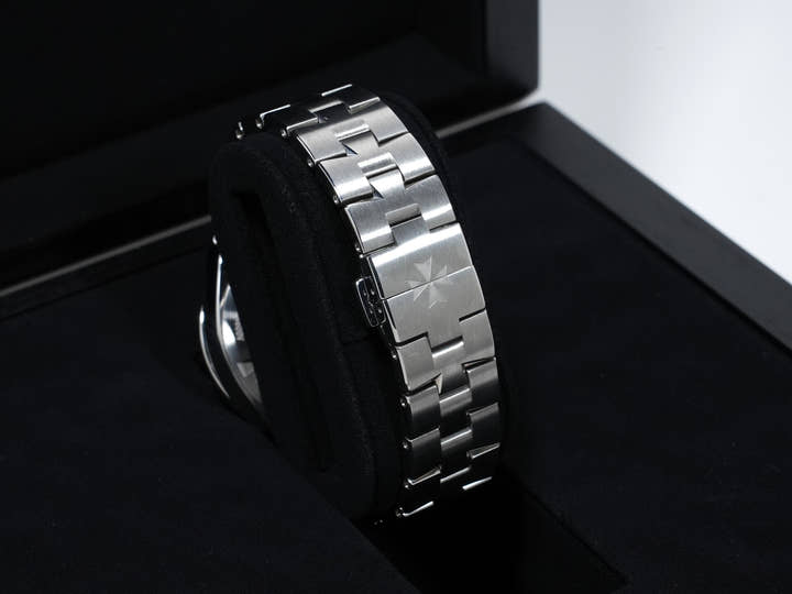 Vacheron Constantin Overseas Automatic Ref. 4600V/200A-B980 Stainless Steel Blue Dial Pre-owned coqmduop