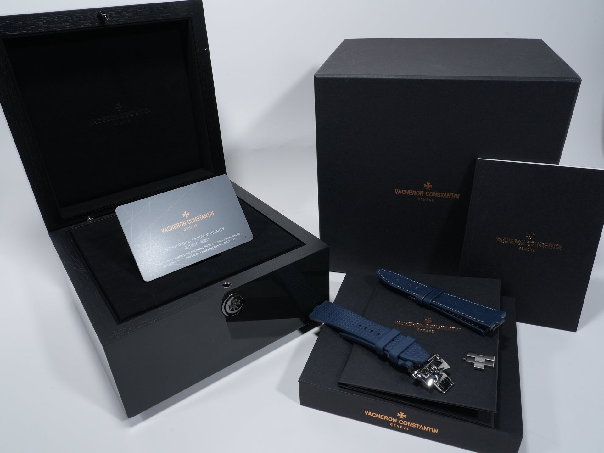 Vacheron Constantin Overseas Automatic Ref. 4600V/200A-B980 Stainless Steel Blue Dial Pre-owned coqmduop