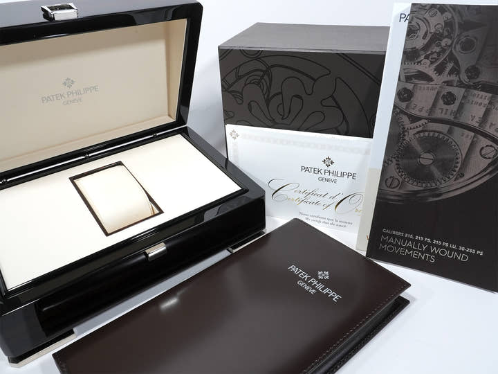 Patek Philippe Calatrava Grand Exhibition Tokyo 2023 Ref. 7127G-010 White Gold Lilac Tone (Purple) Dial Unused 4xqjazwh