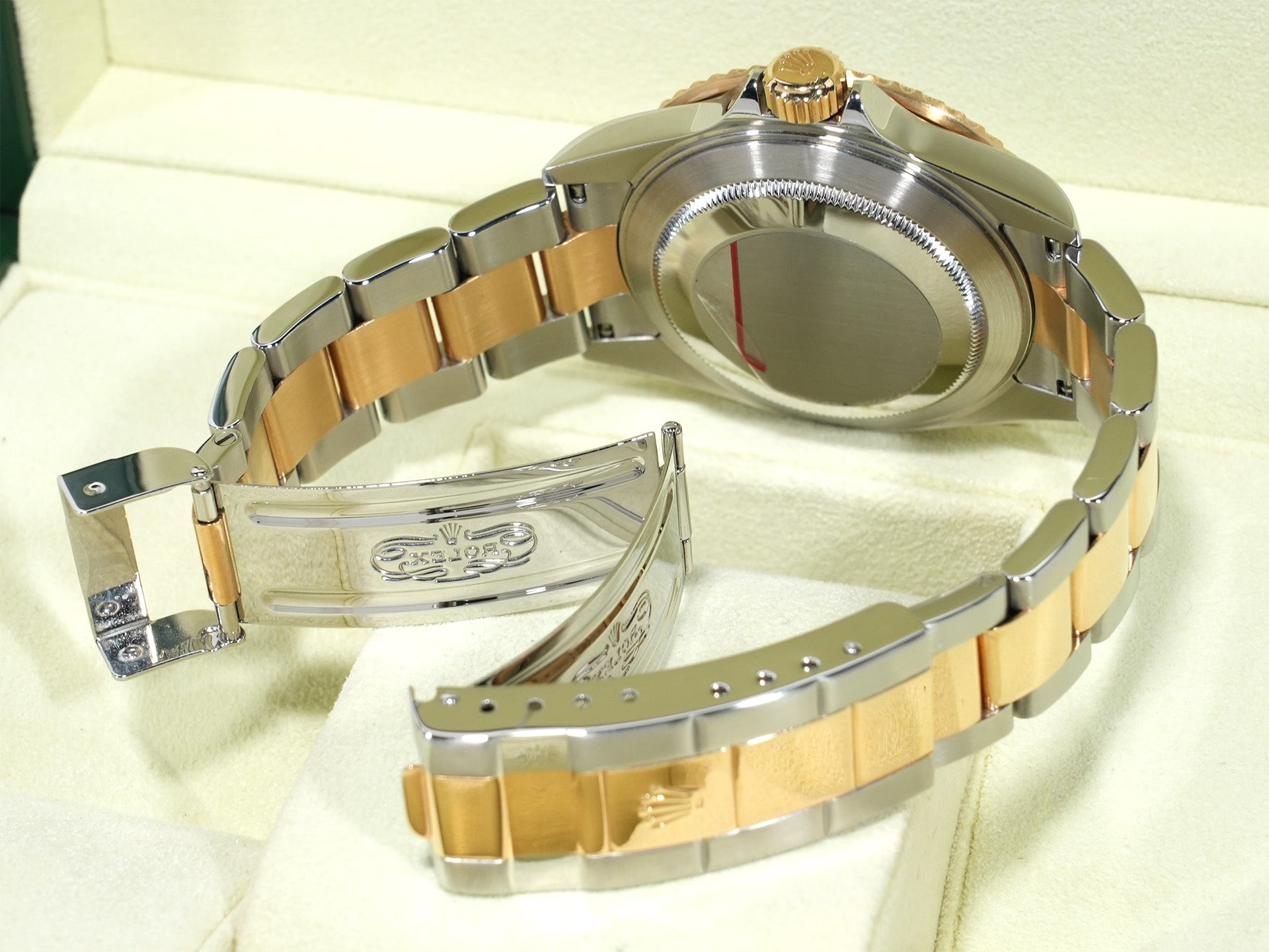 Pre-owned Rolex Submariner Date Ref. 16613LN Stainless Steel/Yellow Gold Black Dial qdtm9e8w