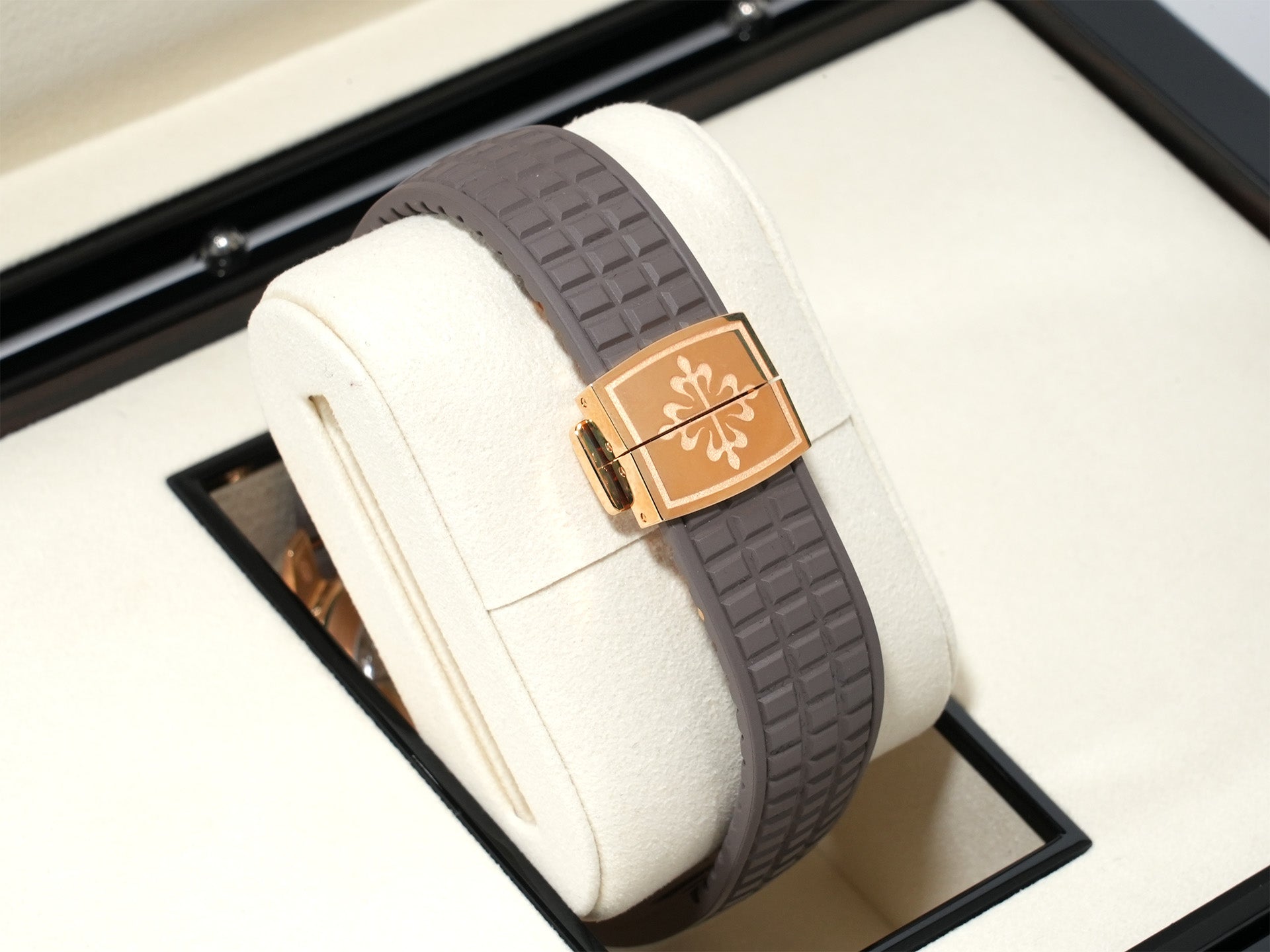 パテックフィリップ アクアノート ルーチェ Ref.5268/200R-010 ローズゴールド トープ文字盤 未使用 3a6d97z8