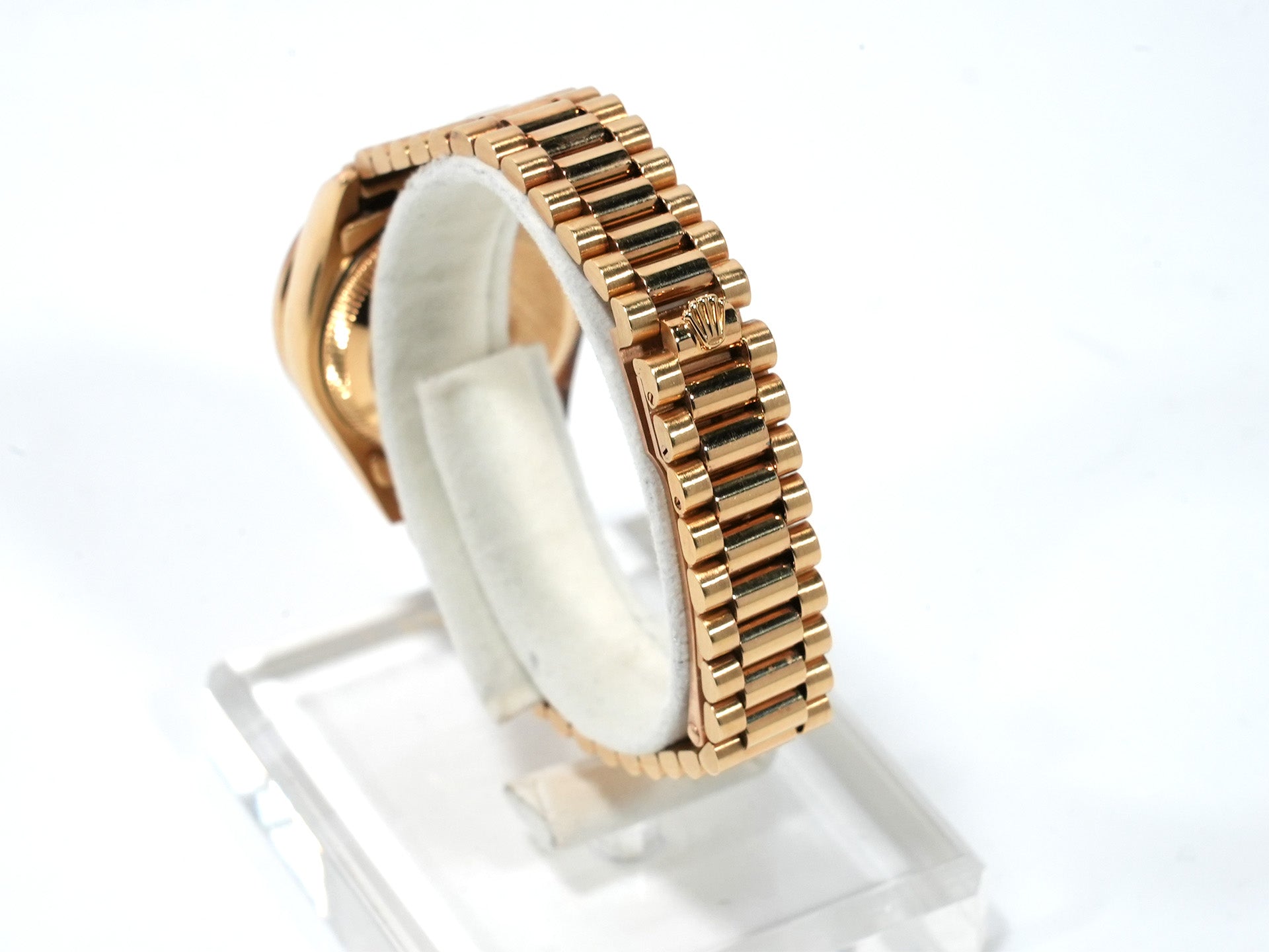 Pre-owned Rolex Datejust Ref. 69138 Yellow Gold with 11 Pave Diamonds and Sapphire Dial (r5c3vggt)