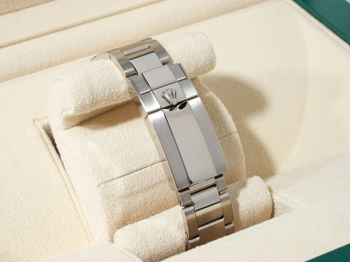 Rolex Daytona Ref. 126509 White Gold with Bright Black and Steel Dial, Excellent Condition 9ao38rup