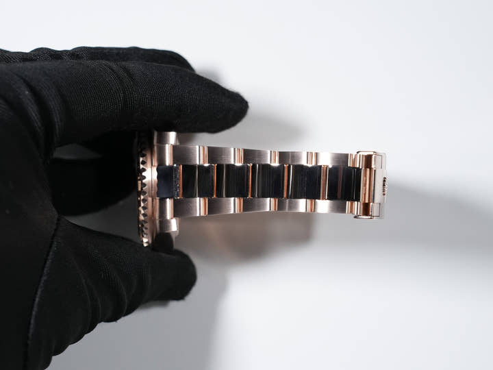 Rolex GMT-Master II Ref. 126715CHNR Everose Gold, Black Dial, Oyster Bracelet, Excellent Condition (gg4oxjwt)