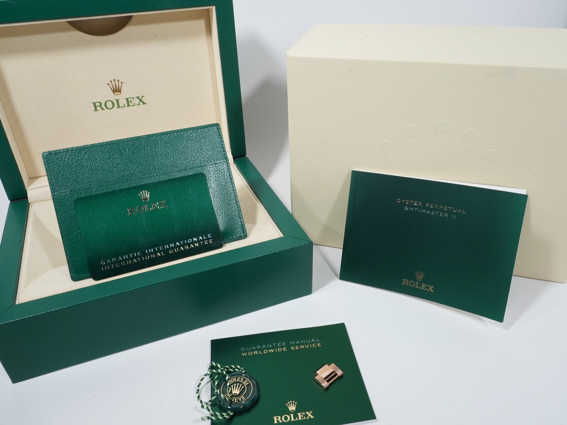 Rolex GMT-Master II Ref. 126715CHNR Everose Gold, Black Dial, Oyster Bracelet, Excellent Condition (gg4oxjwt)