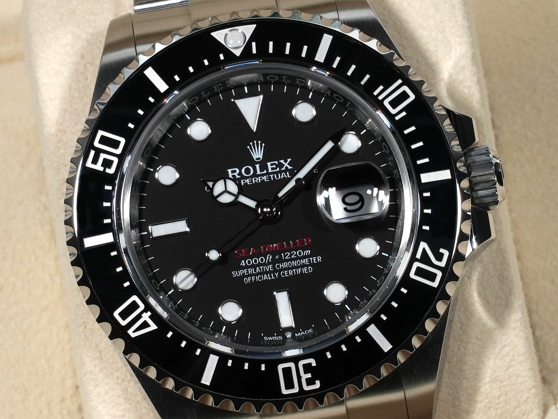 Rolex Sea-Dweller Ref. 126600 Stainless Steel Black Dial Excellent Condition z8t3nudk