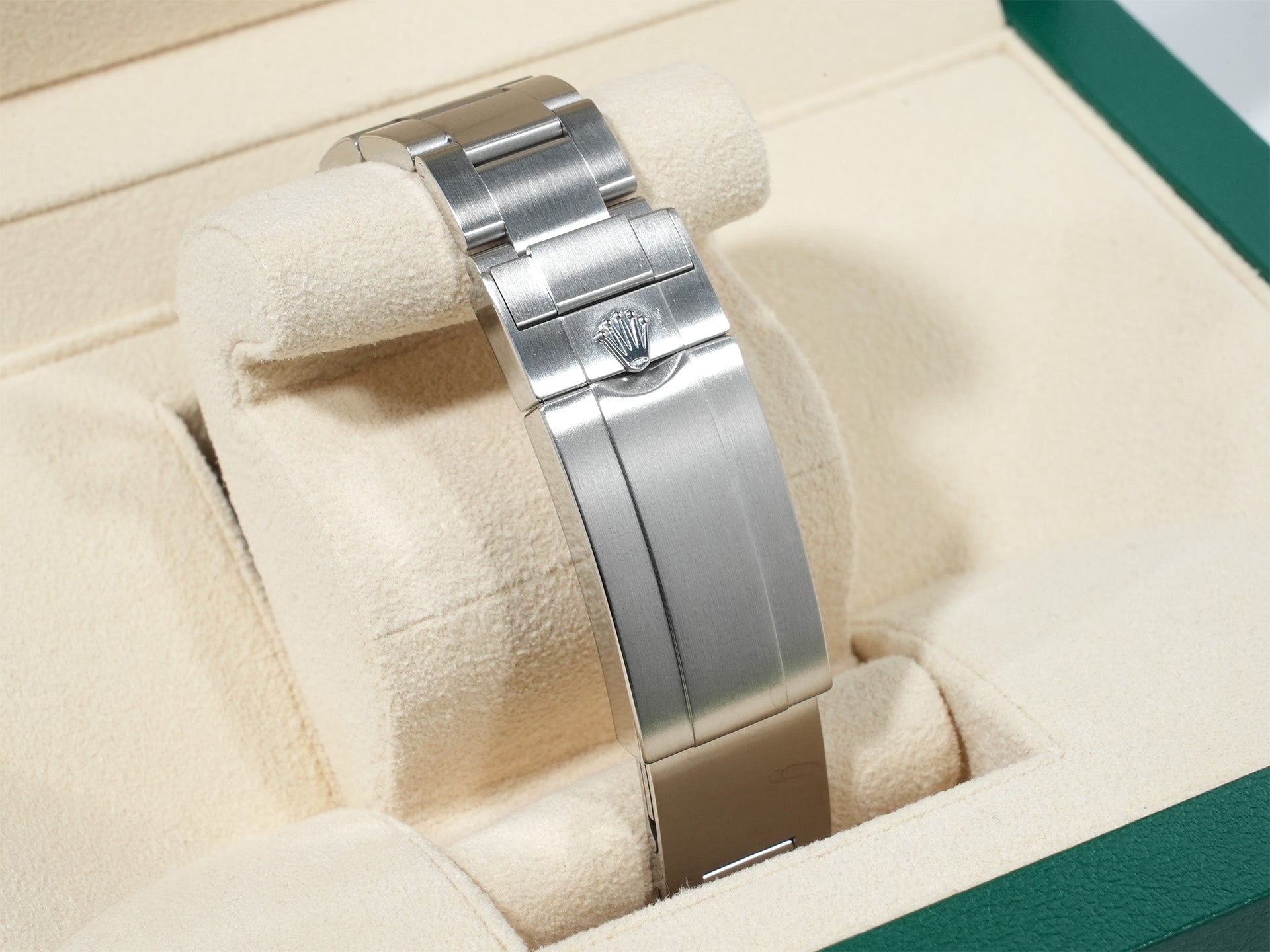 Rolex Sea-Dweller Ref. 126600 Stainless Steel Black Dial Excellent Condition z8t3nudk