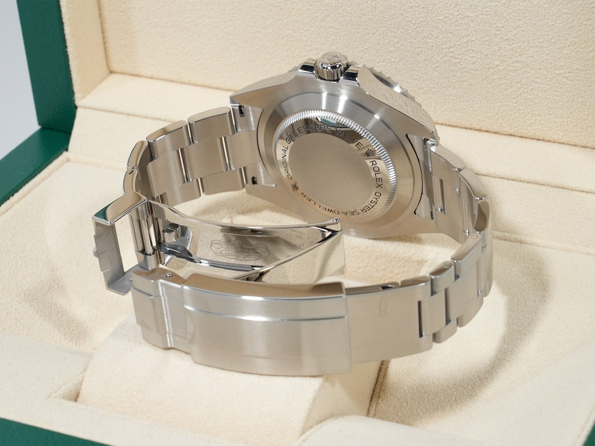 Rolex Sea-Dweller Ref. 126600 Stainless Steel Black Dial Excellent Condition z8t3nudk