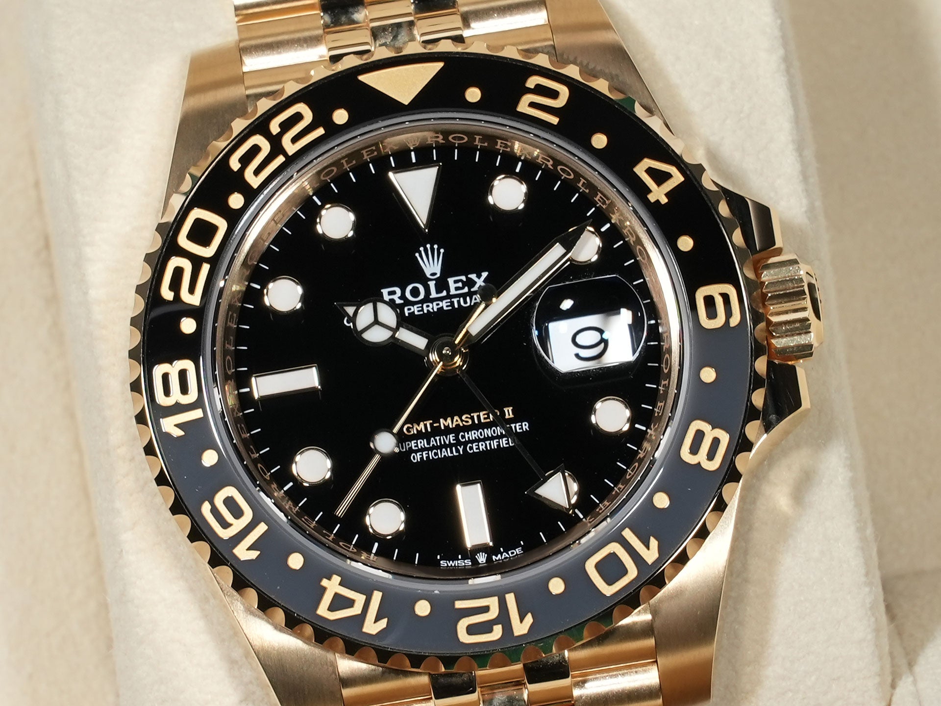 Rolex GMT-Master II Ref. 126718GRNR Yellow Gold with Black Dial and Jubilee Bracelet, Excellent Condition (u4nrygei)