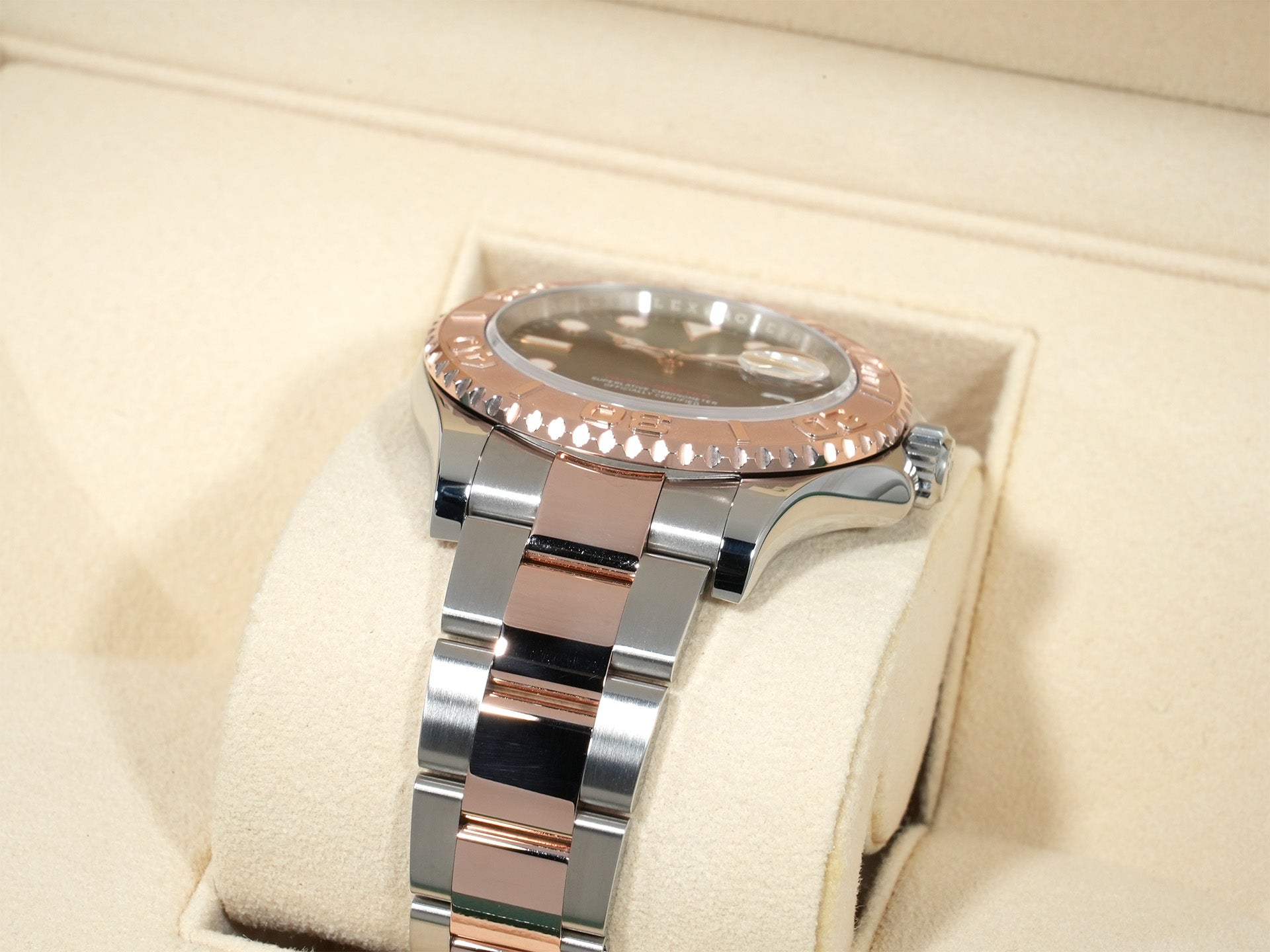 Rolex Yacht-Master 40 Ref. 126621 Stainless Steel/Everose Gold Black Dial Like New Pre-Owned fyggzoub